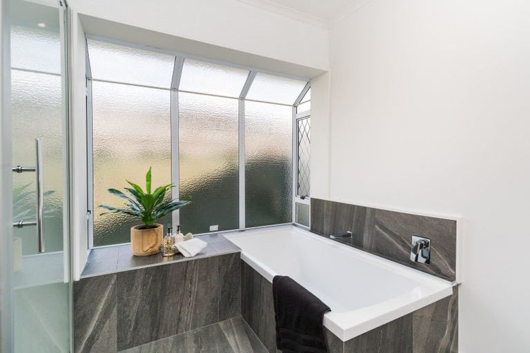 Photo of property in 126 John F Kennedy Drive, Milson, Palmerston North, 4414