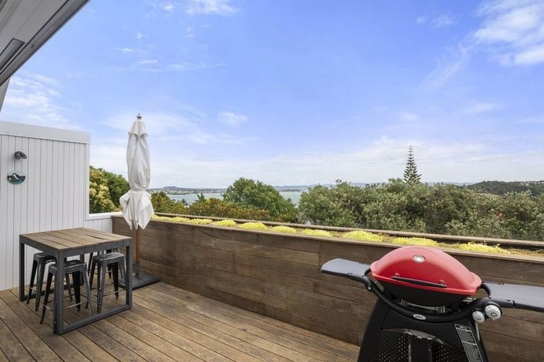 Photo of property in 92c Hinemoa Street, Birkenhead, Auckland, 0626