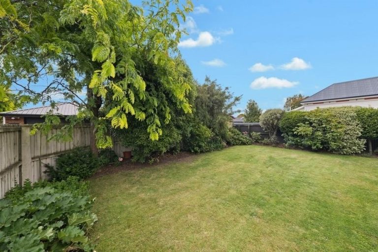 Photo of property in 115 Somerfield Street, Somerfield, Christchurch, 8024