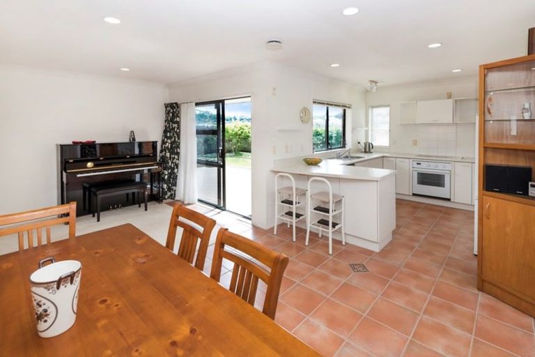 Photo of property in 47 Meadowland Drive, Somerville, Auckland, 2014