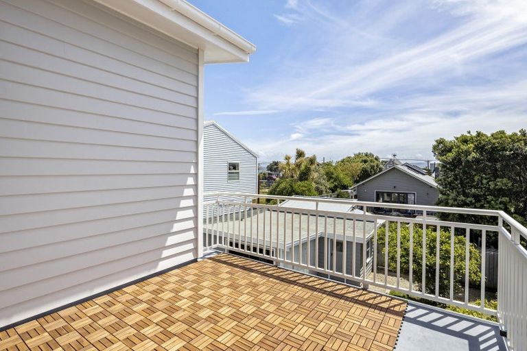 Photo of property in 74 Oroua Street, Eastbourne, Lower Hutt, 5013