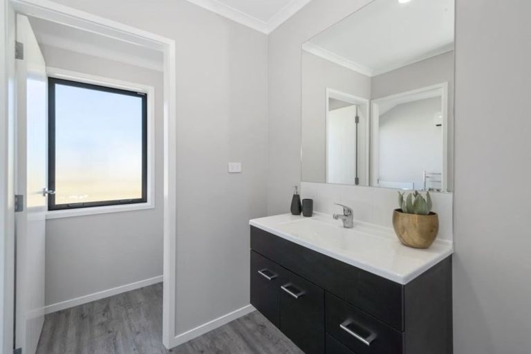 Photo of property in 27 Pukeko Way, Kinloch, Taupo, 3377