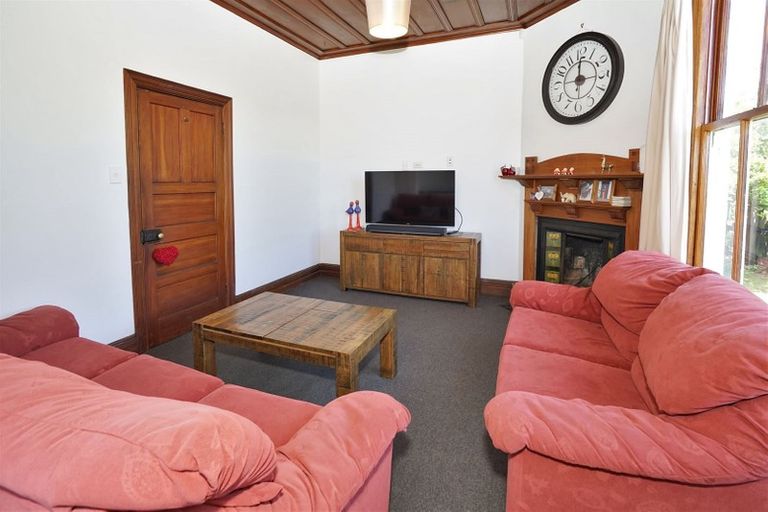 Photo of property in 126 Forest Lake Road, Forest Lake, Hamilton, 3200