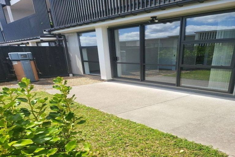 Photo of property in 14 Raranga Lane, Hobsonville, Auckland, 0616