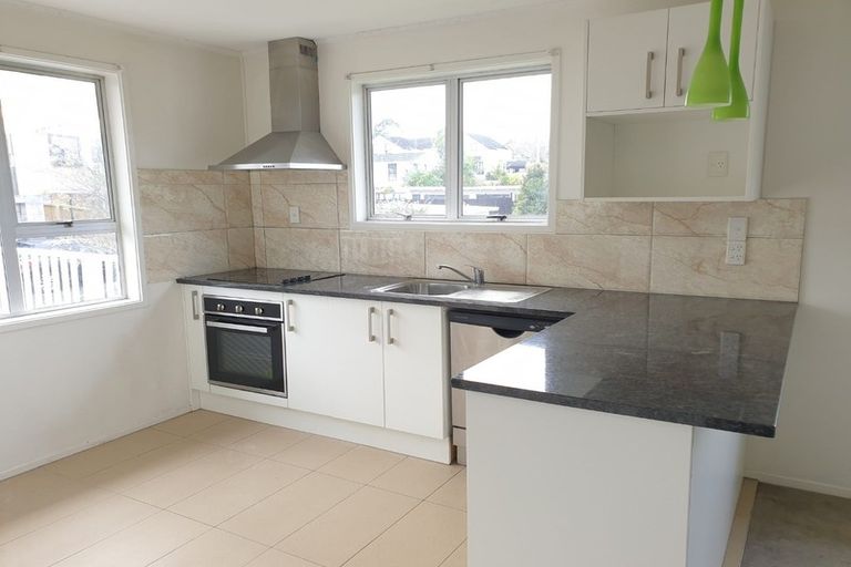 Photo of property in 12a Manuka Road, Glenfield, Auckland, 0629