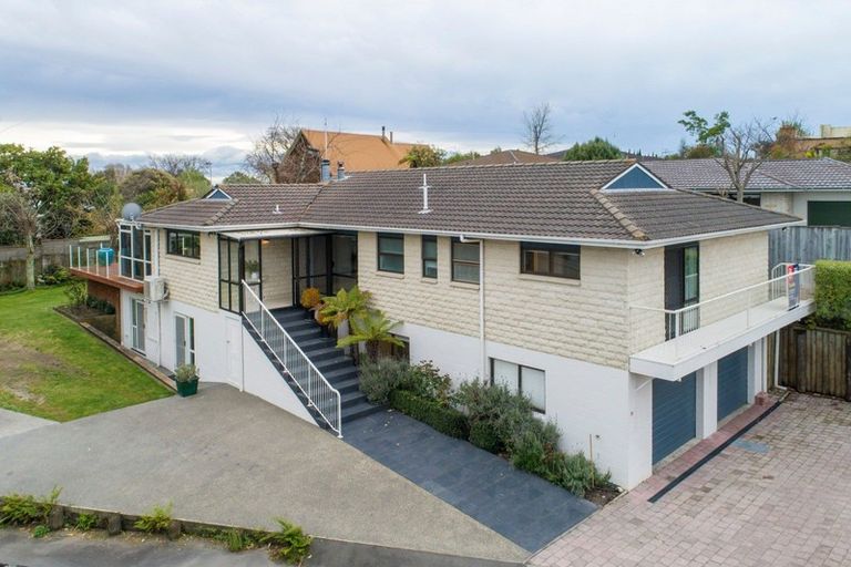 Photo of property in 19 Campbell Street, Havelock North, 4130