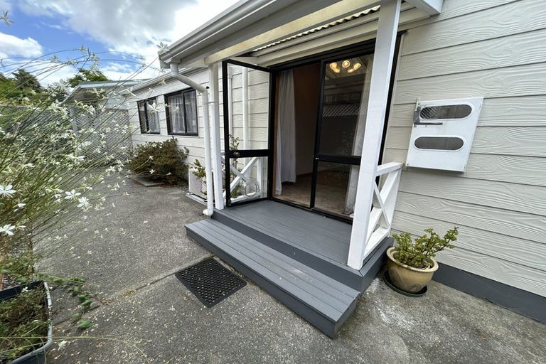 Photo of property in 14a Chablis Place, Henderson, Auckland, 0612