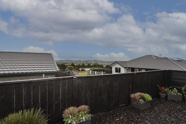 Photo of property in 14 Ridge Drive, Omokoroa, 3114