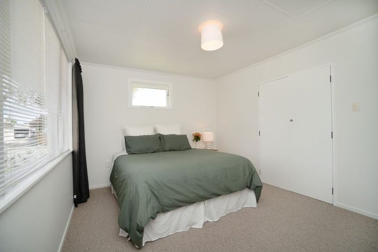 Photo of property in 15 Ruamahanga Crescent, Terrace End, Palmerston North, 4410