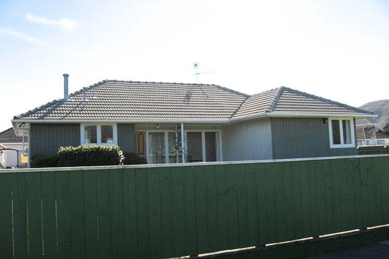 Photo of property in 2 Devon Street, Wainuiomata, Lower Hutt, 5014