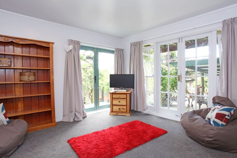 Photo of property in 4 Snowden Place, Raglan, 3225