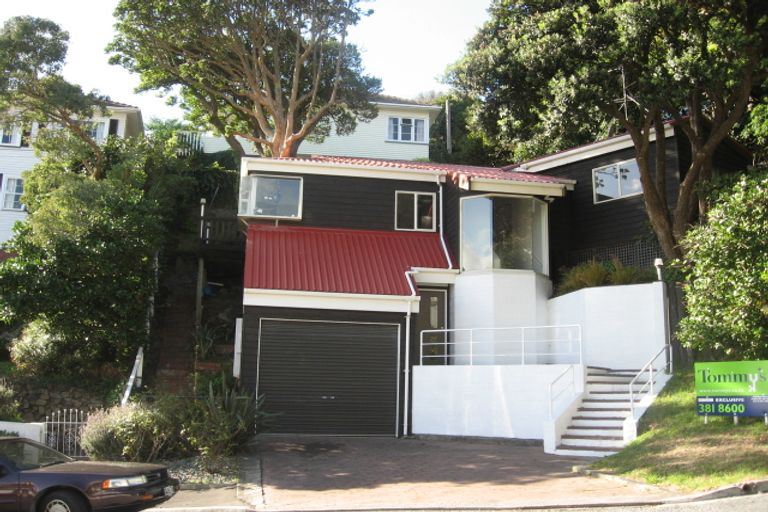 Photo of property in 27 Ashleigh Crescent, Miramar, Wellington, 6022