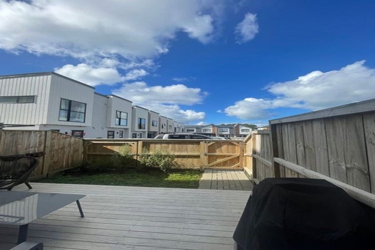 Photo of property in 5/36 Westgate Drive, Westgate, Auckland, 0614