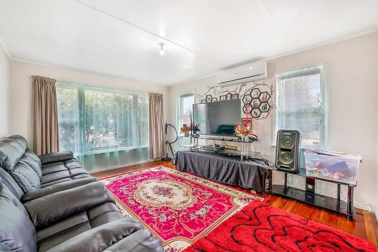 Photo of property in 5 Corsair Crescent, Mangere, Auckland, 2022