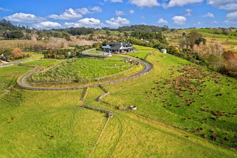 Photo of property in 384 Pine Valley Road, Dairy Flat, Silverdale, 0992