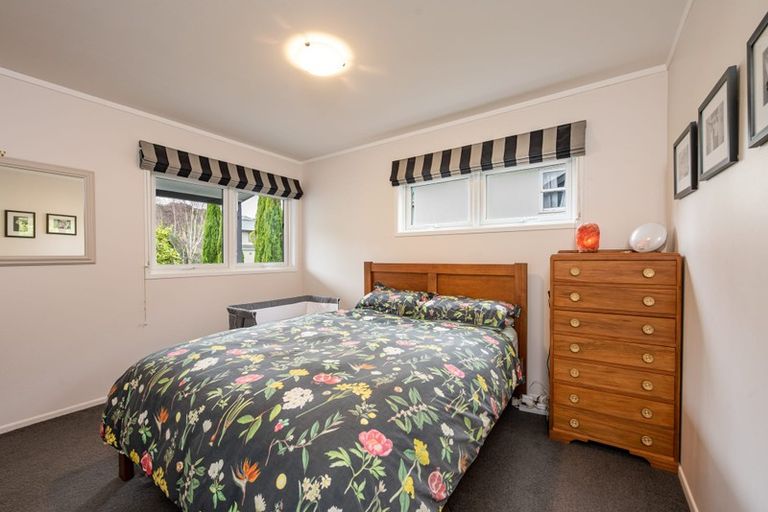 Photo of property in 52 Grays Road, Plimmerton, Porirua, 5026