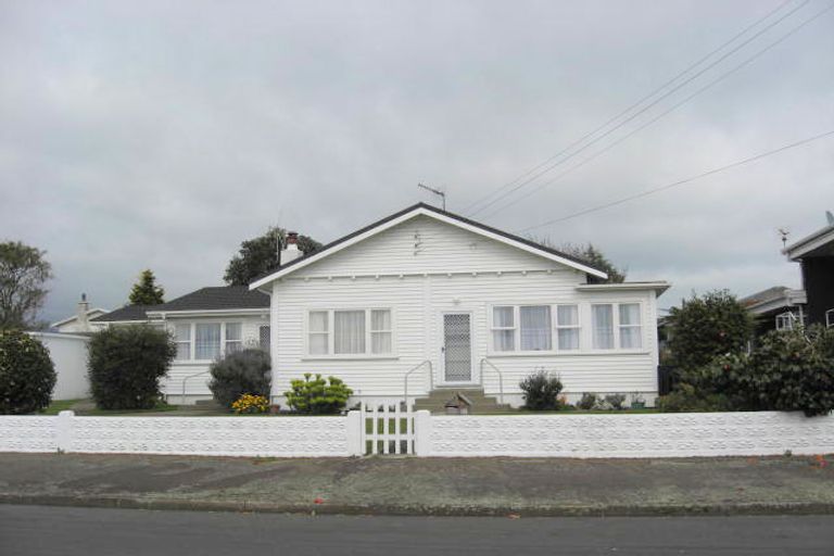 Photo of property in 17 Devon Street, Levin, 5510
