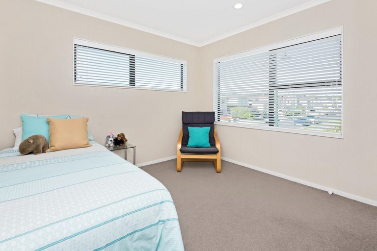 Photo of property in 1 Lorenzo Way, Flat Bush, Auckland, 2016
