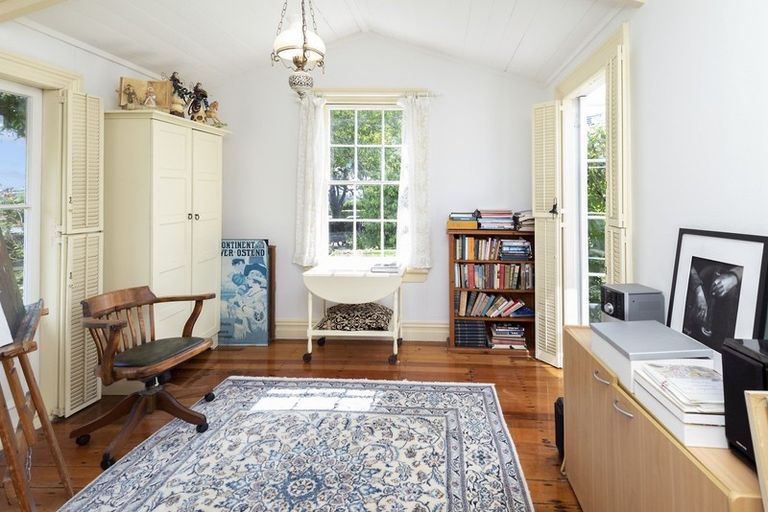 Photo of property in 159 Bleakhouse Road, Mellons Bay, Auckland, 2014