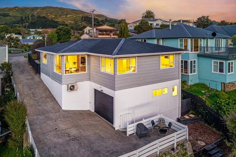 Photo of property in 49 Handyside Street, Tawa, Wellington, 5028