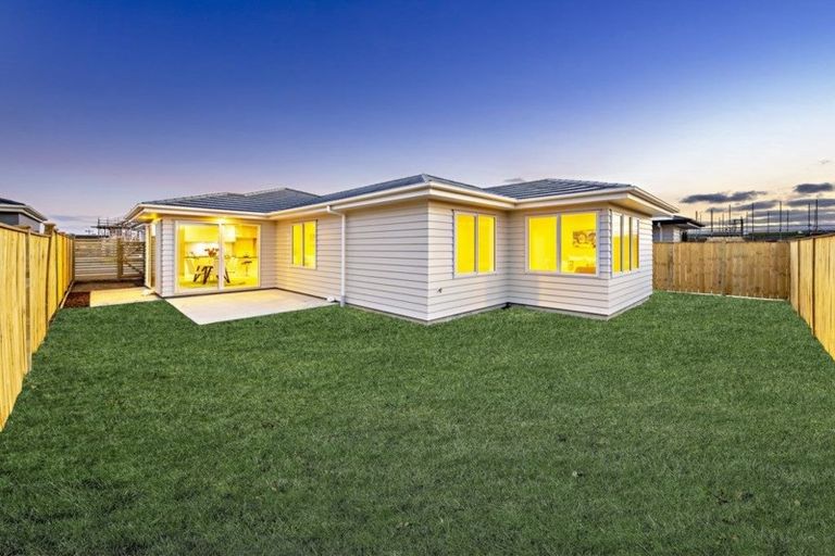Photo of property in 11 Kapia Drive, Takanini, 2112