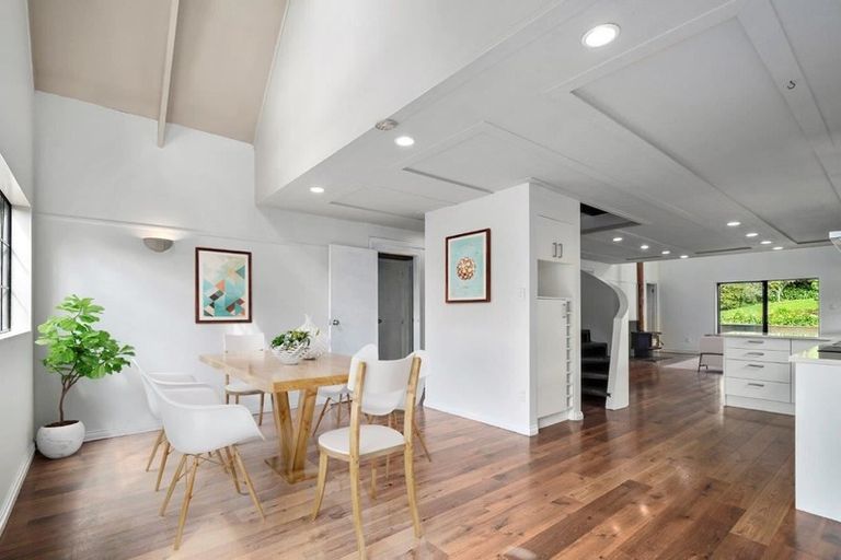 Photo of property in 87 Tawa Road, Kumeu, 0891