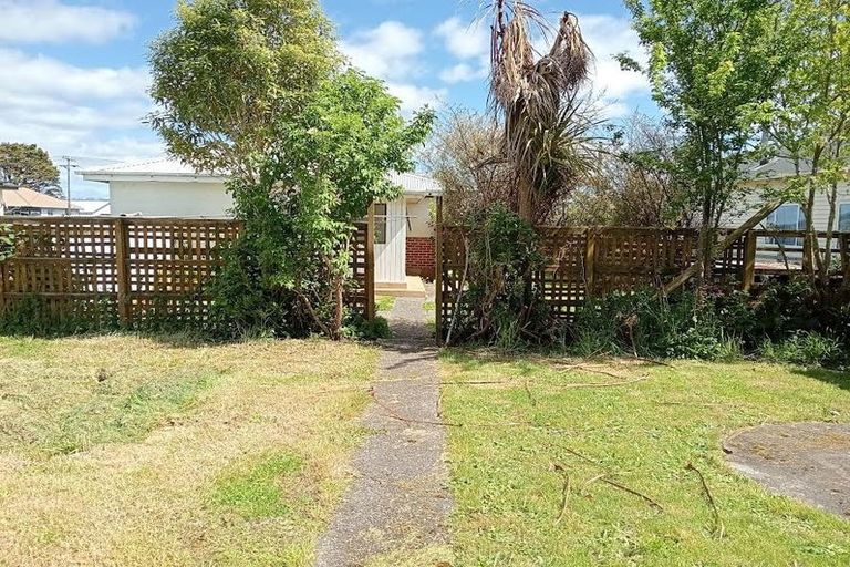 Photo of property in 13 Sneyd Street, Tuatapere, 9620