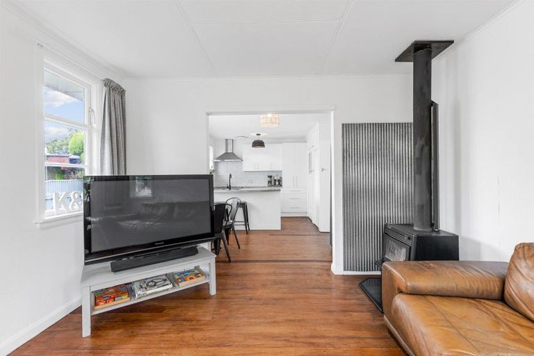 Photo of property in 12 Norwich Place, Awapuni, Palmerston North, 4412