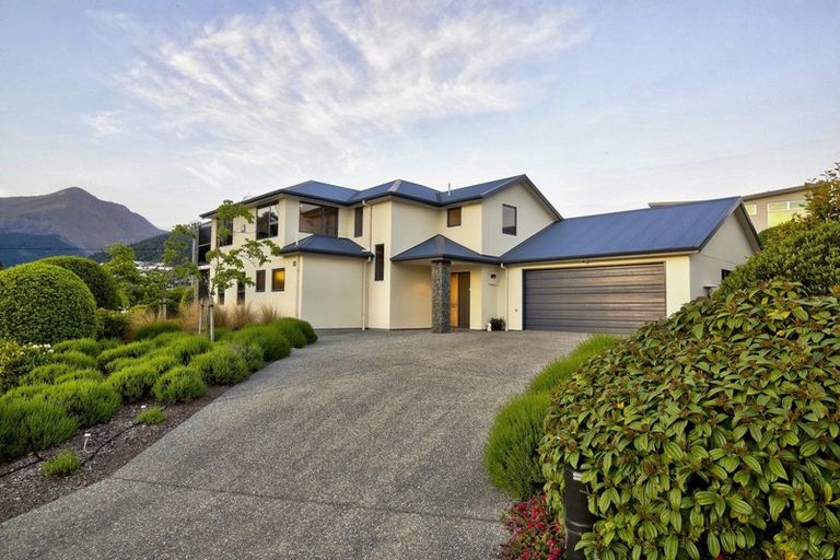 Photo of property in 660 Peninsula Road, Kelvin Heights, Queenstown, 9300