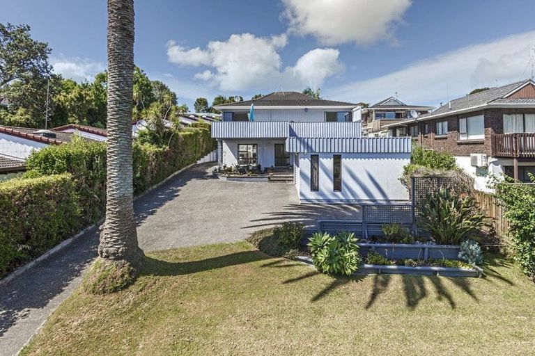 Photo of property in 26 Glencoe Road, Browns Bay, Auckland, 0630