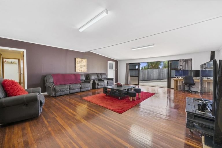 Photo of property in 63 Myers Road, Manurewa East, Auckland, 2102