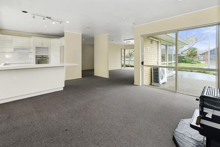 Photo of property in 3 Gairloch Place, Wattle Downs, Auckland, 2103