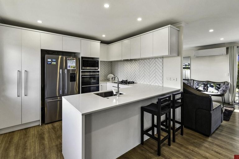 Photo of property in 77 Calluna Crescent, Totara Heights, Auckland, 2105