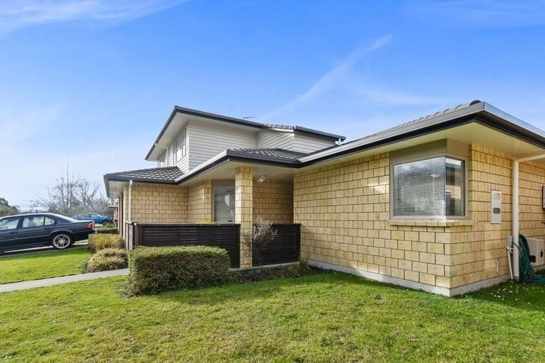 Photo of property in 51/64 Kawaha Point Road, Kawaha Point, Rotorua, 3010