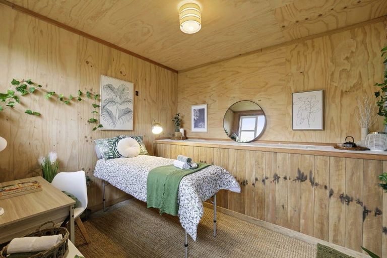 Photo of property in 5 Richmond Hill, Glenside, Wellington, 6037