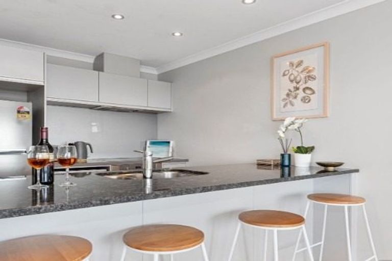 Photo of property in 898 Papamoa Beach Road, Papamoa Beach, Papamoa, 3118