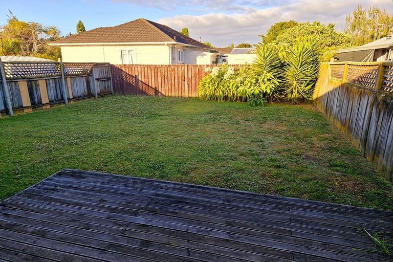 Photo of property in 2/76 Settlement Road, Papakura, 2110