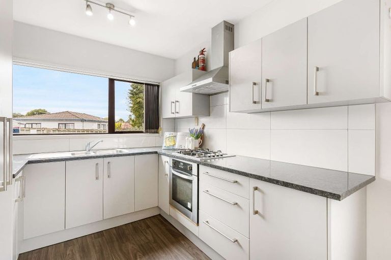 Photo of property in 1/12 Melleray Place, Randwick Park, Auckland, 2105