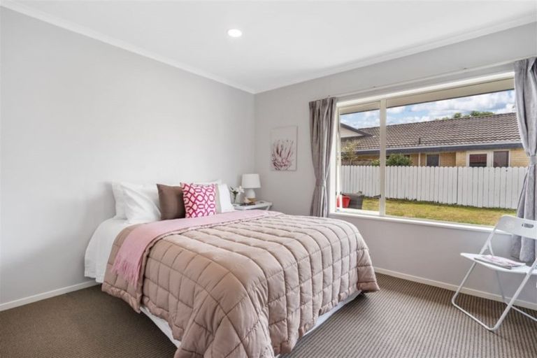 Photo of property in 9 Camerton Close, Northpark, Auckland, 2013