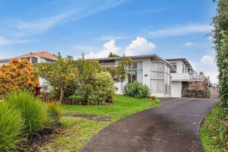 Photo of property in 2/30 Summit Drive, Torbay, Auckland, 0630