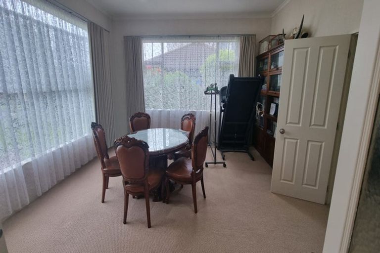 Photo of property in 4 Oswald Close, Flat Bush, Auckland, 2016