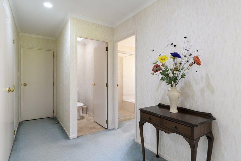 Photo of property in 8 Lynwood Place, Brookfield, Tauranga, 3110