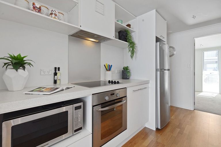 Photo of property in Algarve Apartments, 213/332 Maunganui Road, Mount Maunganui, 3116