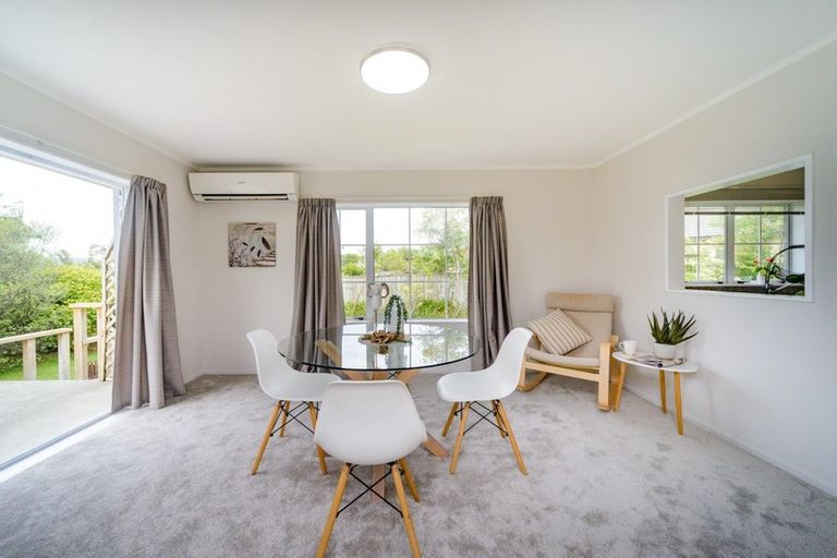 Photo of property in 155 Summerhill Drive, Fitzherbert, Palmerston North, 4410