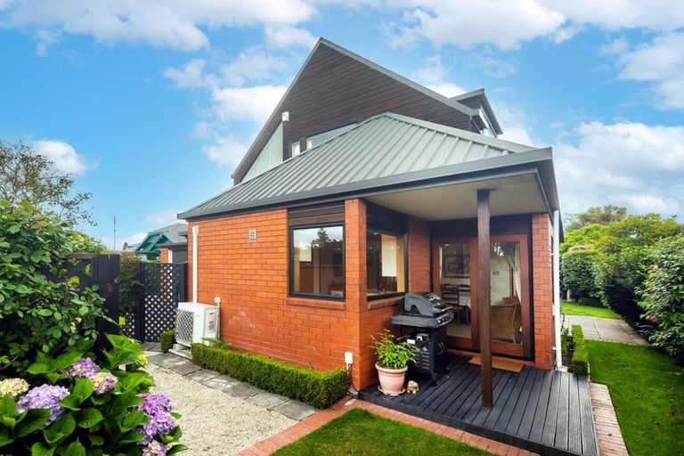 Photo of property in 9 Clyde Road, Upper Riccarton, Christchurch, 8041