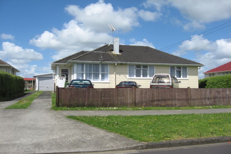 Photo of property in 42 Arimu Road, Papakura, 2110