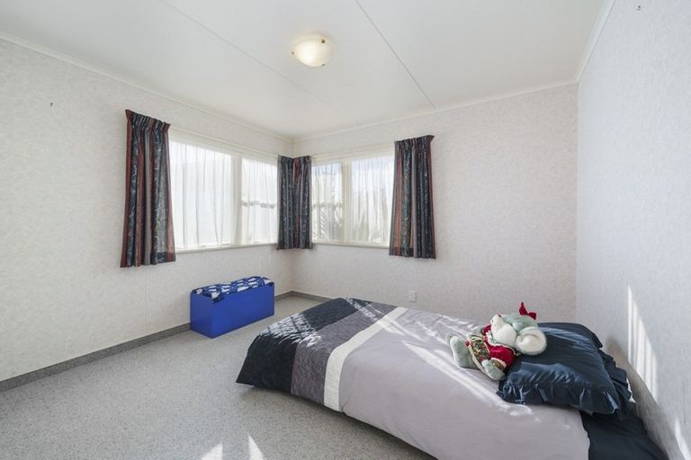 Photo of property in 6 Coleman Street, Paraparaumu, 5032