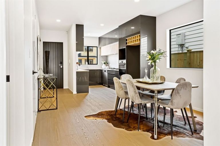 Photo of property in 22 Coast Garden Drive, Hobsonville, Auckland, 0616