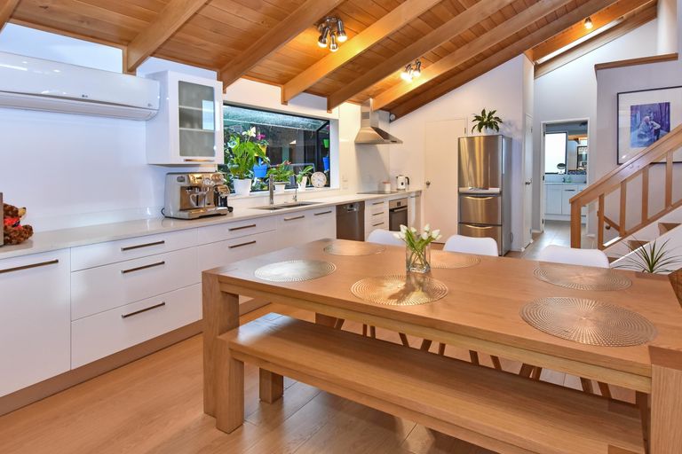 Photo of property in 2/112 Litten Road, Cockle Bay, Auckland, 2014