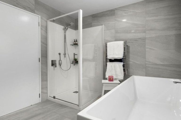 Photo of property in 1 Arawata Terrace, Fernhill, Queenstown, 9300